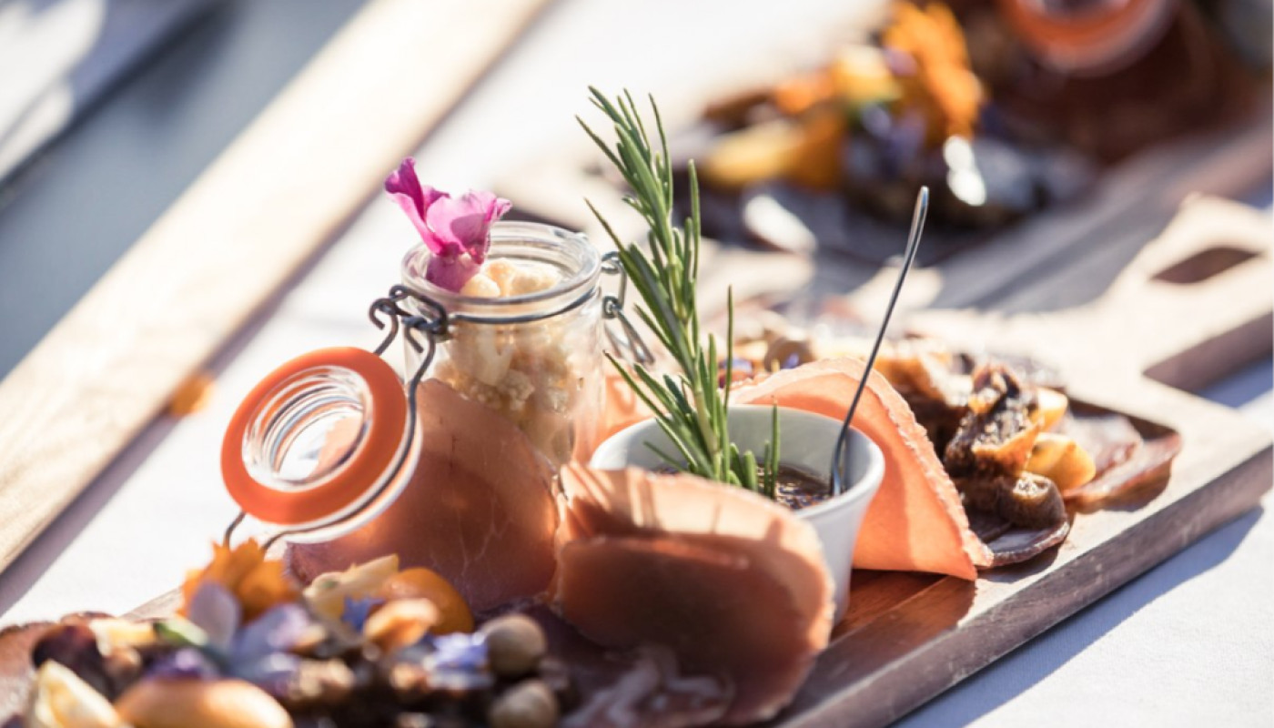 Repas de Pâques 2026 : au Lavandou, misez sur la sérénité grâce au chef-traiteur David Millet !