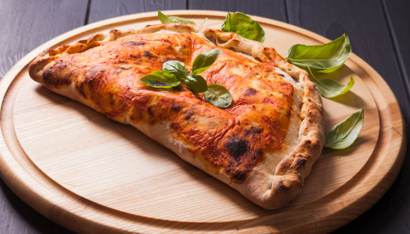 Pourquoi la calzone reste une valeur sûre de la pizza à emporter ?